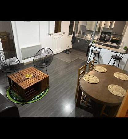 Chambre Privee Dammarie Les Lys Hotel Ngoại thất bức ảnh