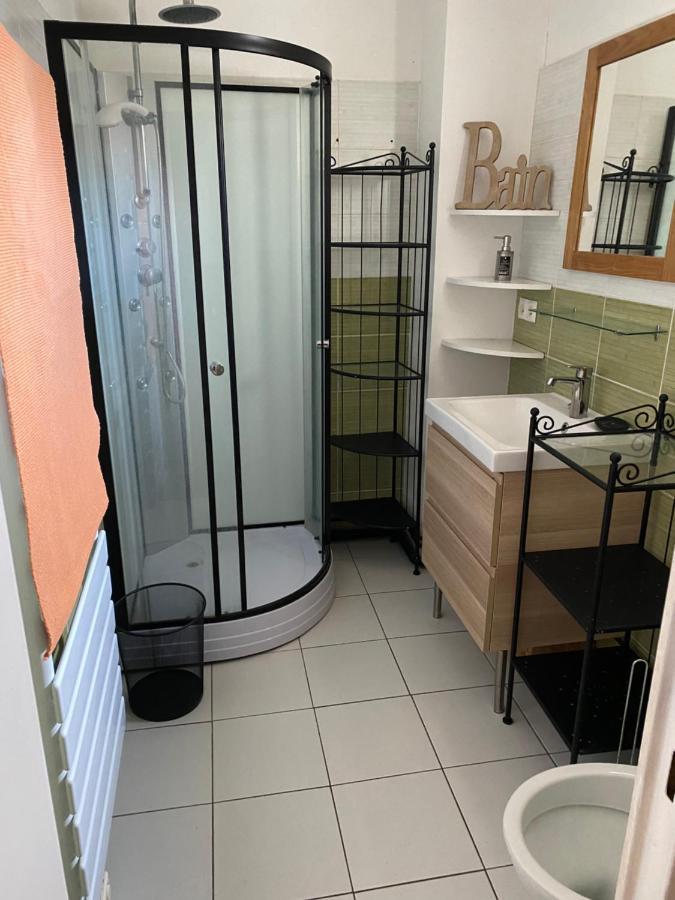 Chambre Privee Dammarie Les Lys Hotel Ngoại thất bức ảnh